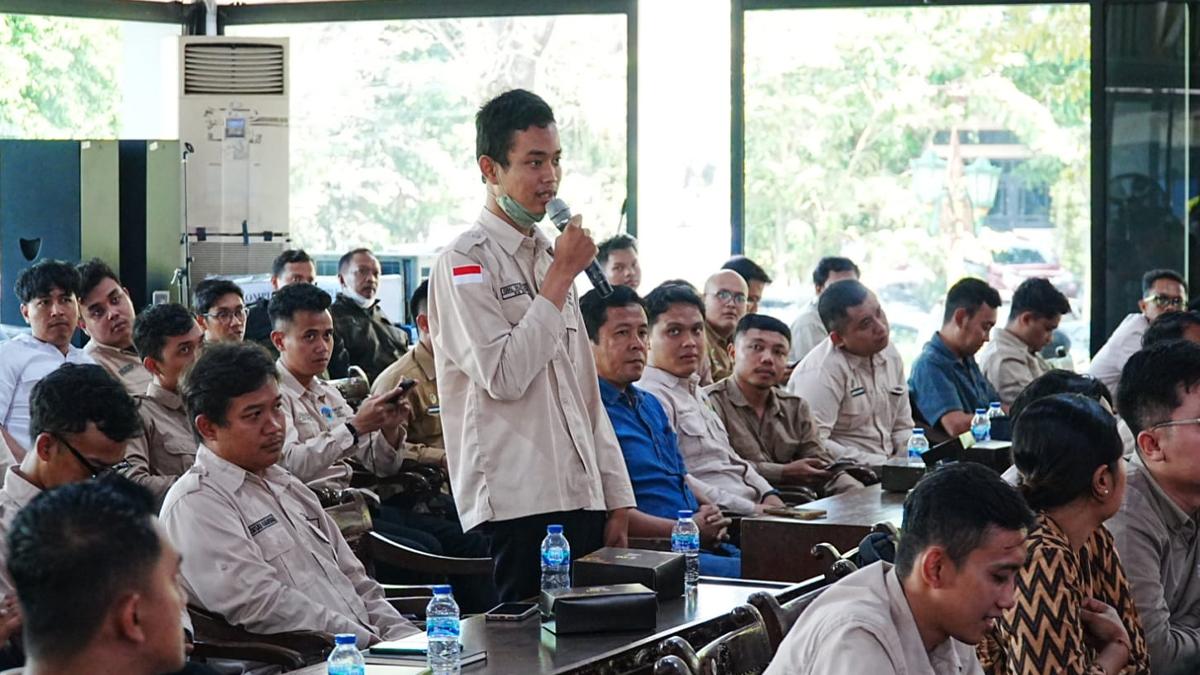 Peserta-rapat-evaluasi-MBG-di-Pendopo-Pemkab-Klate.jpg