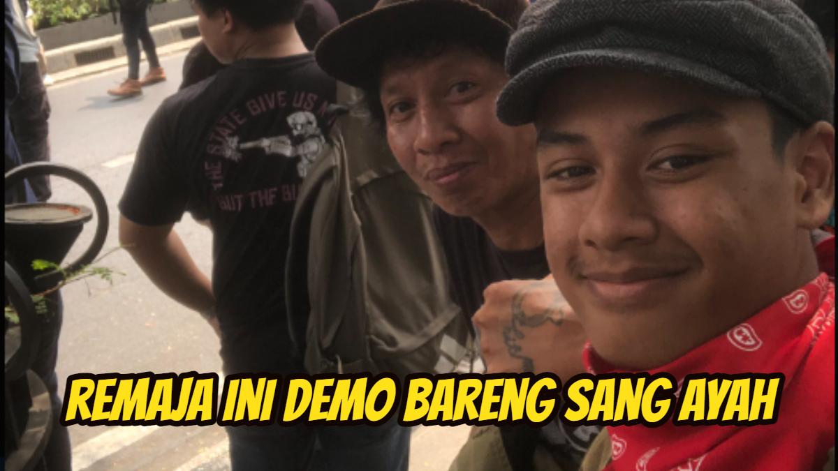 Remaja-demo-bersama-sang-ayah.jpg