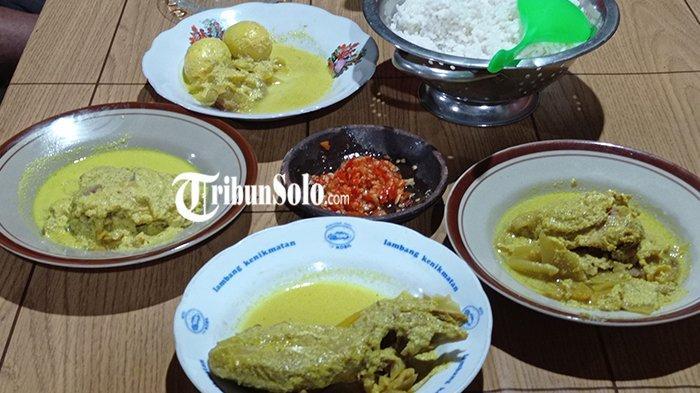 Sayur-Kuning-Mbok-Dayat-alias-Mbak-Emil-di-Baturetno-Wonogiri.jpg