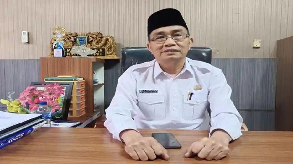Sekretaris-DPRD-Sekwan-Lahat-Safrani-Cik-Min-buka.jpg
