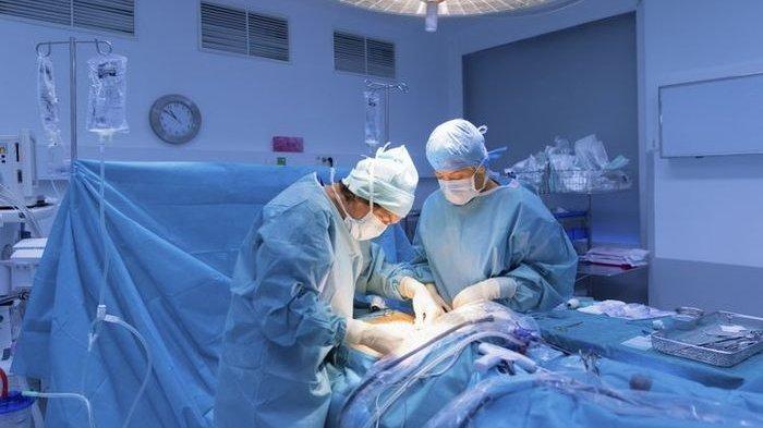 ilustrasi-operasi-caesar-ibu-hamil-yang-dilakukan-oleh-dokter.jpg