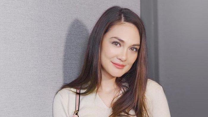 Luna Maya Mengaku Jaga Hubungan dan Lanjutkan Silaturahmi dengan Para Mantan Kekasih Kecuali Satu