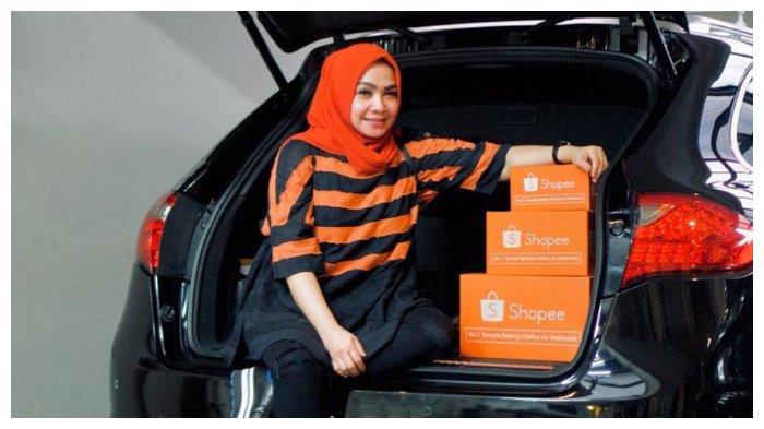 Berikut Daftar Sumber Kekayaan Rieta Amilia, Ibunda Nagita Slavina yang Miliki The Black Card