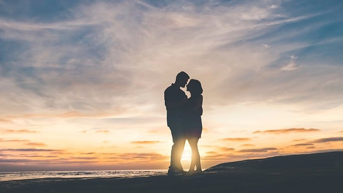romantis-banget-4-zodiak-ini-dikenal-bisa-membuat-orang-terpesona-dari-pisces-hingga-cancer.jpg