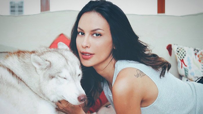 Pesona Sophia Latjuba di Usia Kepala 5, Intip Deretan Potretnya yang Tetap Memukau di Usia 50