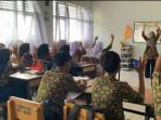Bahasa-Indonesia-kelas-2-halaman-136.jpg