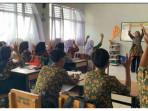 Bahasa-Inggris-kelas-8-halaman-144.jpg