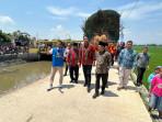 Bupati-Klaten-Hamenang-Wajar-Ismoyo-meninjau-Jalan-Poros-GombangPogungBogor.jpg