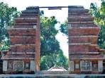 Gapura-Supit-Urang-di-Kompleks-Makam-Imogiri-Bantul-DIY.jpg