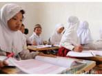 Jawaban-Latihan-Soal-PAI-Kelas-6-Semester-1-Ilmu-Mempelajari-Tentang-Tata-Cara-Membaca-Al-Quran.jpg