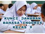 Kunci-Jawaban-Bahasa-Inggris-Kelas-9-Halaman-128-When-We-Arrived-at-the-Snorkeling-Site.jpg
