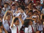 Kunci-Jawaban-IPAS-Kelas-6-Halaman-100-Suatu-Negara-Perlu-Menjalin-Hubungan-dengan-Negara-Lain.jpg