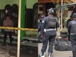 Ledakan-di-masjid-SMAN-72-Jakarta-timbulkan-54-korban.jpg