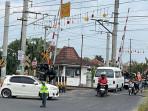 Pelebaran-jalan-di-perlintasan-kereta-api-Mayang-Sukoharjo.jpg