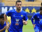 Persib-Bandung-menjalani-latihan-di-Stadion-Gelora-Bandung-Lautan-Api.jpg