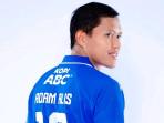 Potret-Adam-Alis-pemain-bertahan-Persib-Bandung.jpg