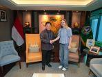 Potret-Isa-Guusje-Warps-saat-bersama-ketua-umum-PSSI-Erick-Thohir.jpg