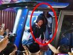Tangisan-rombongan-para-siswa-selamat-kecelakaan-Bus-SMK-Lingga-Depok-di-Subang.jpg