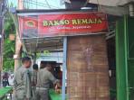 Warung-Bakso-Remaja-Gading-yang-berlokasi-di-Jalan-Veteran-6.jpg