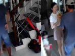 aksi-perampok-terekam-cctv-masuk-rumah-minta-uang-rp-5-juta.jpg