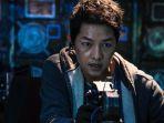 aksi-song-joong-ki-dalam-film-space-sweepers.jpg