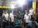 camat-percut-seituan-ismail-meninjau-pelaksanaan-vaksinasi-di-wilayahnya-rabu-8122021.jpg