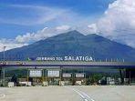 gerbang-tol-salatiga-di-ujung-ruas-tol-bawen-salatiga.jpg