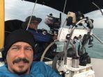 hobi-berlayar-kapal-bucek-depp-alami-kerusakan-hingga-terdampar.jpg