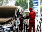 ilustrasi-mobil-mengisi-bbm-di-spbu-pertamina.jpg