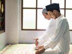 ilustrasi-pria-sholat.jpg