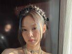 jennie-blackpink-dengan-busana-chanel-serba-hitam.jpg