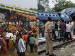 kecelakaan-kereta-api-di-india678.jpg