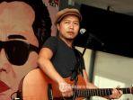 lirik-lagu-chord-sandhy-sondoro-tak-pernah-padam-malam-biru-anak-jalanan.jpg