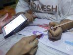 siswa-belajar-dari-rumah-didampingi-orangtua-selasa-3132020.jpg