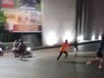 tangkapan-layar-video-viral-tawuran-remaja.jpg