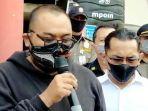 viral-pria-surabaya-ejek-orang-pakai-masker-di-mal.jpg