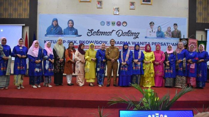 Ketua TP PKK Agam Hadiri, Pertemuan Bulanan ISKADA di Payakumbuh