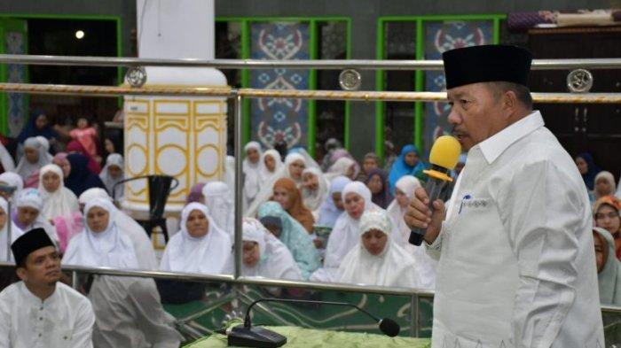 Bupati Andri Warman Tarawih Perdana Ramadhan 1444 H di Masjid Agung Lubuk Basung