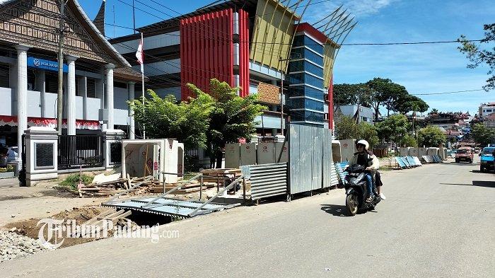 Proyek Drainase di Jalan Perintis Kemerdekaan Bukittinggi, Kadis PUPR Sebut Capai 70 Persen Lebih