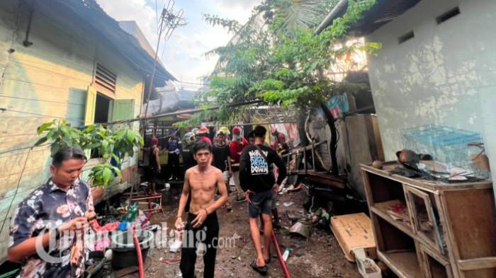 Amukan si jago merah tersebut menghanguskan sejumlah ddad
