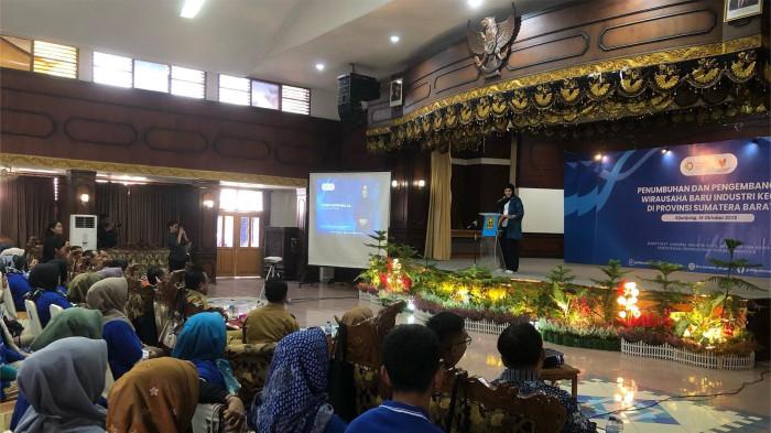 Anggota Komisi VII DPR RI, Athari Gauthi Ardi 14/10/2025