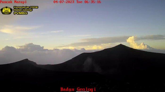 Tinggi Gunung Marapi Sumbar yang Erupsi hingga Keluarkan Abu Vulkanik Setinggi 3.000 Meter