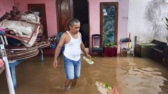 Banjir di Jondul Rawang, Warga Keluhkan Drainase Kecil dan Penuh Sampah