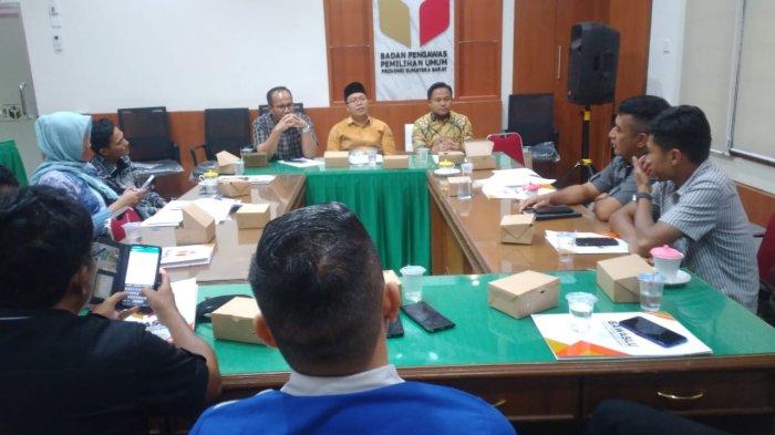 Bawaslu Sumbar Gelar Rapat Evaluasi Pokja, Dihadiri Organisasi Media, Lembaga Penyiaran & Kepolisian