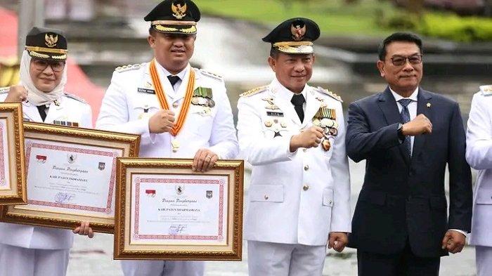 Bupati Dharmasraya Terima Penghargaan Penyelenggaraan Pemerintah Daerah Terbaik dari Presiden