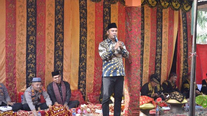 Bakaua Adat Nagari Langki, Bupati Sijunjung Berikan Apresiasi Masyarakat Tetap Menjaga Tradisi