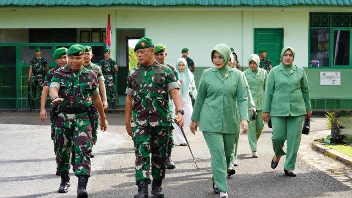 Danrem 032/Wbr Pamit Tugas kepada Prajurit dan Persit Kodim 0312/Pdg dan Kodim 0308/Prm