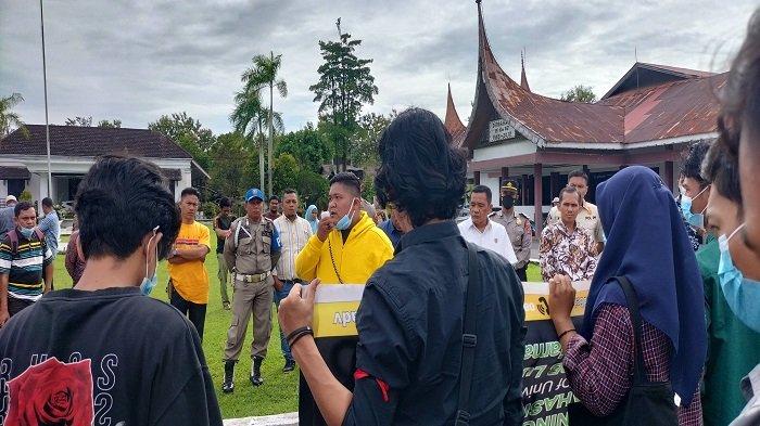 Massa Pemuda GMP3 Datangi Kantor DPRD Padang Pariaman, Arwinsyah Tegaskan Siap untuk Berkoordinasi