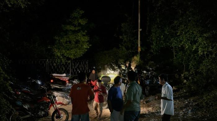 KEMUNCULAN MANUSIA BERTOPENG: Proses pencarian teror manusia bertopeng di Maua Hilia, Jorong Kayu Pasak Timur, Nagari Salareh Aia, Kecamatan Palembayan, Agam, Rabu (14/1/2026) lalu. Jorong Kayu Pasak Timur, Yoka sebut warga jadi resah, karena mengejar dan hanya memakai celana dalam, parang dan penutup wajah.