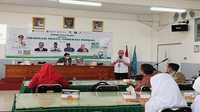 Webinar Generasi Sehat Generasi Herbal, Kepala BBPOM Padang: Cek KLIK Sebelum, Beli Produk Herbal